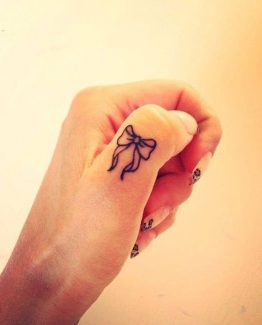 tattoo-on-finger