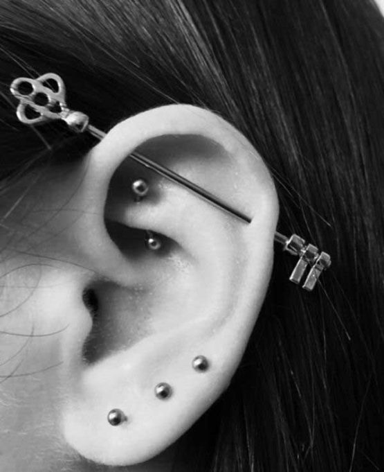 mentiasie-ear-piercing